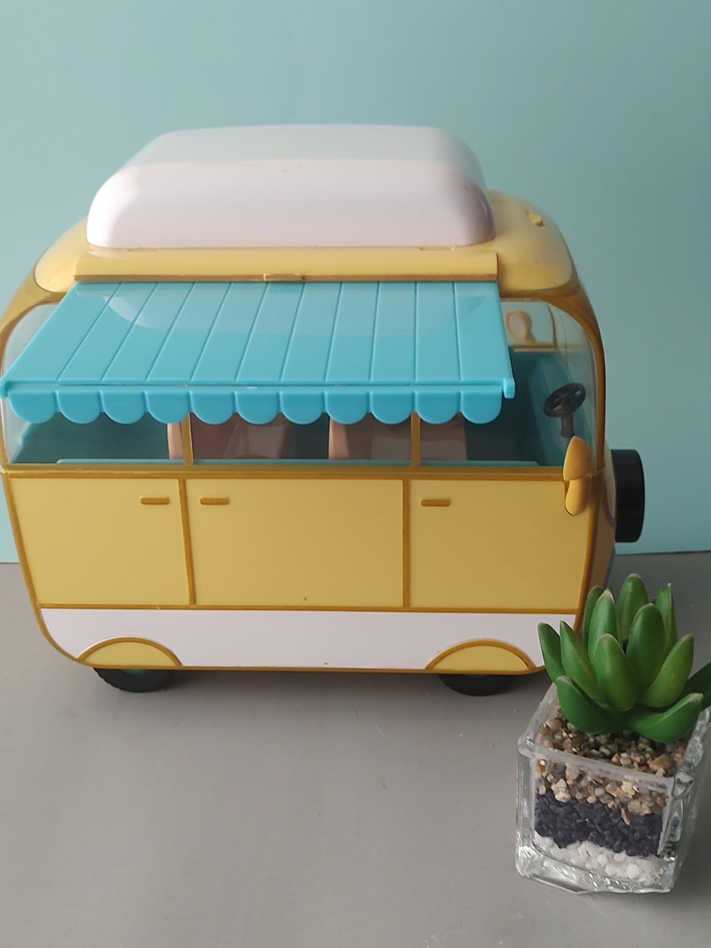 Peppa Pig Family Camper Van Collection Exelente Condition Yellow
